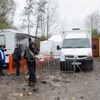 Camp de Grande Synthe agglomération de Dunkerque. Clinique mobile MSF.